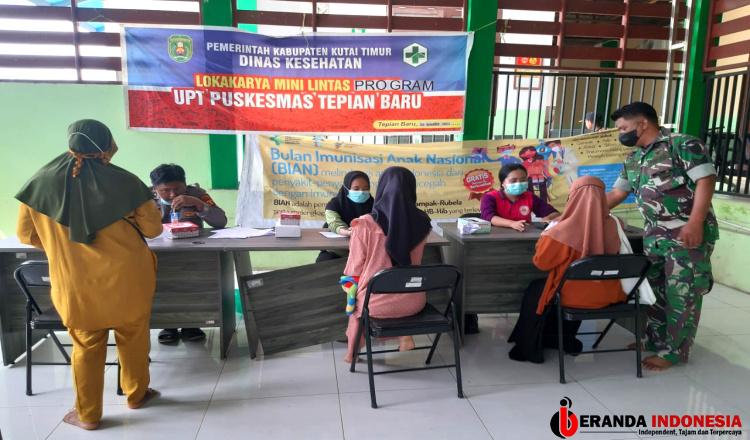 Babinsa Koramil 0909-06/Bengalon Laksanakan Pendampingan Vaksinasi