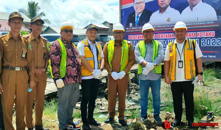 Legislator Komisi V DPR RI, H Irwan Lakukan Peletakan Batu Pertama Program Kotaku di Sangkulirang