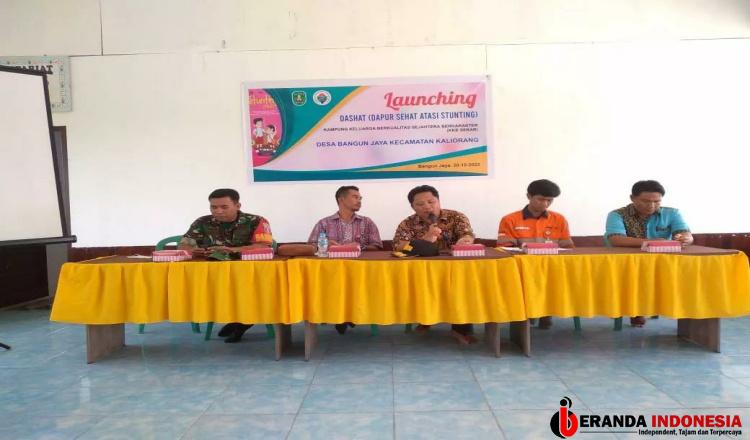 Dukung Program Penanganan Stunting, Babinsa Koramil Bengalon Hadiri Launching Dapur Sehat