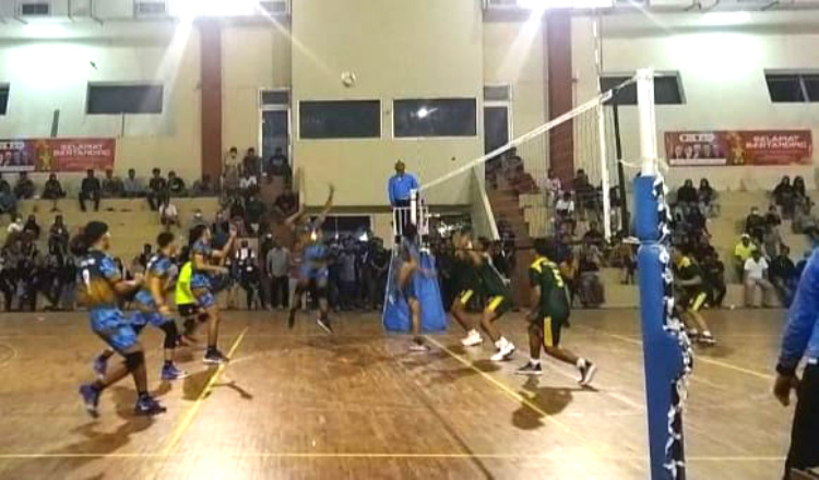 Dua Kali Menang, Tim Bola Voli Putra Kutim Melaju ke Semifinal