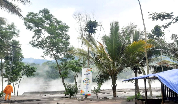 Warga Satu Dusun di Lumajang Terisolir Lahar Dingin Semeru