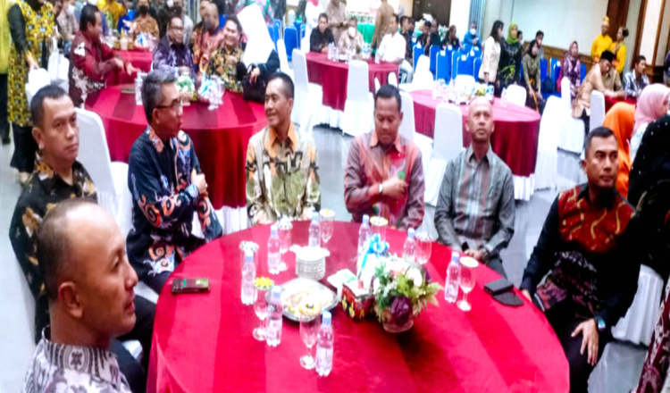 Pemberian Bantuan Stunting Warnai Malam Ramah Tamah Pangdam VI/Mulawarman Bersama Pemkab Kutim