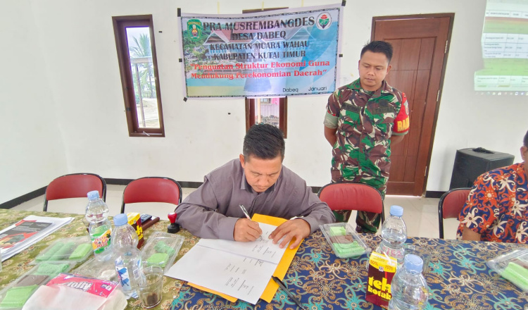 Babinsa Koramil 0909-03 Muara Wahau Hadiri Rapat Pra Musrenbang Desa