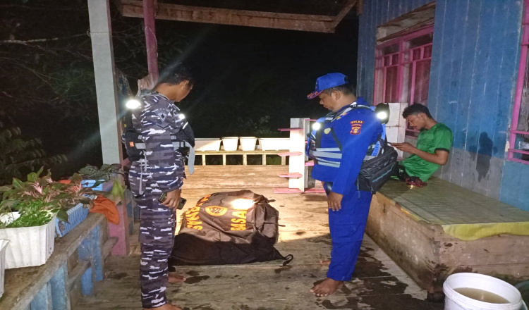 Bersama Masyarakat, Lanal Sangatta Berhasil Evakuasi Korban Sambaran Buaya di Manubar