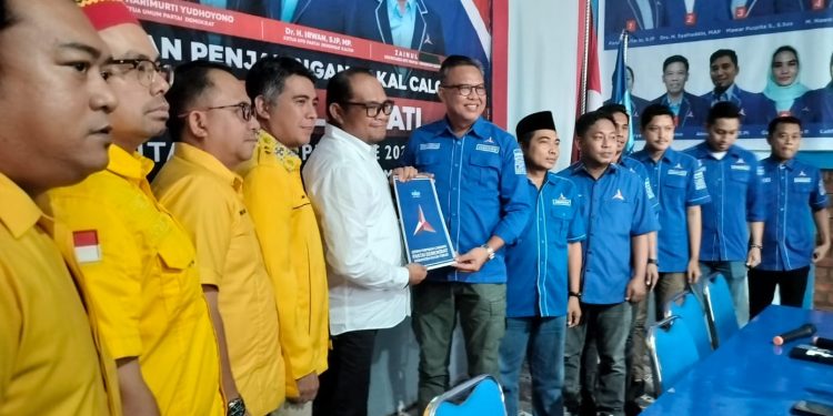Kasmidi Bulang Daftar Bakal Calon Bupati di Partai Demokrat, Berani Beber LHKPN Senilai Rp. 37 Miliar