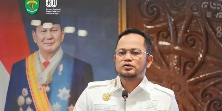 Gubernur Kaltim Minta Perusahaan Bangunkan Rumah Layak Huni Bagi Warga