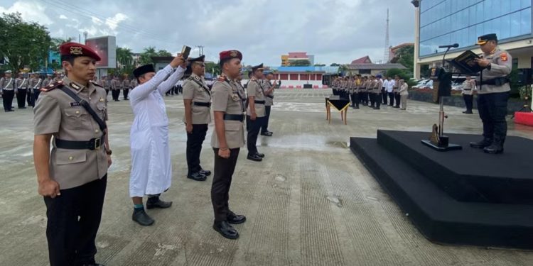 Kapolresta Balikpapan Pimpin Sertijab Dua Pejabat Utama dan Kapolsek