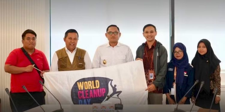 Kaltim Siap Gotong Royong Pungut Sampah Sokong World Cleanup Day