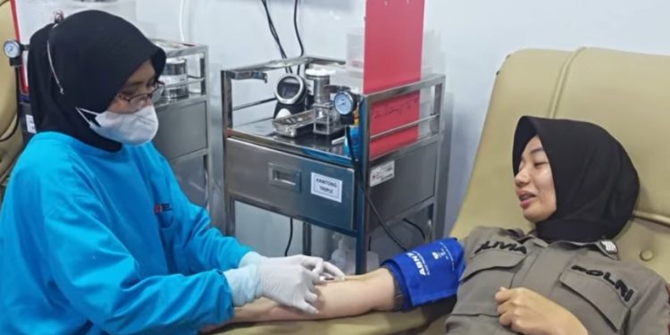 Donor Darah Polwan Polresta Samarinda Diikuti 54 Personel