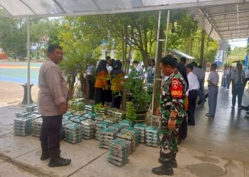 TNI-Polri Kawal Penyaluran MBG di Dua Sekolah di Desa Singa Gembara