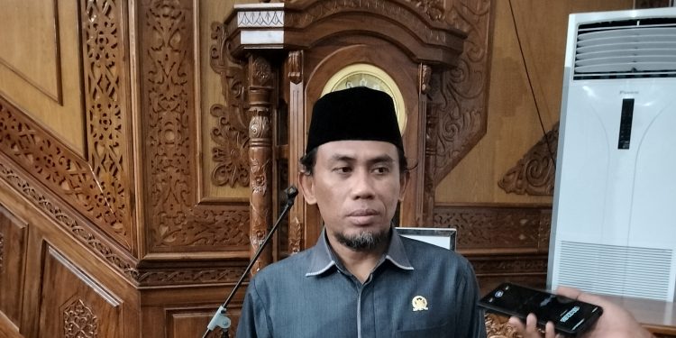 Paripurna DPRD Dihadiri 13 Orang, Virtual 8 Orang, Sisanya Mangkir