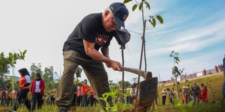 ASN IKN Tanam 700 Pohon, Jaga Ekosistem Nusantara 