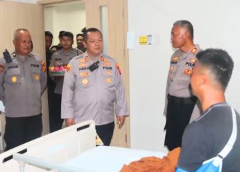 Personel Cidera Saat Pengamanan Unjuk Rasa Dijenguk Polda Kaltim