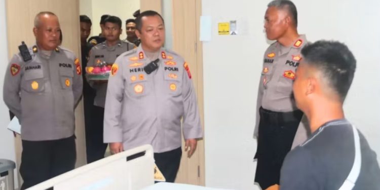 Personel Cidera Saat Pengamanan Unjuk Rasa Dijenguk Polda Kaltim
