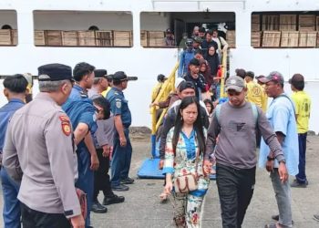Polsek Pelabuhan Samarinda Kawal Kedatangan KM Aditya