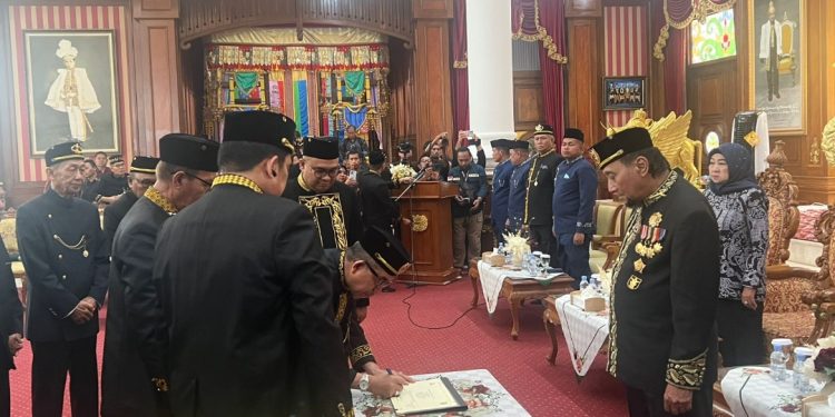 Danlanal Hadiri Pengukuhan Pemangku Adat Istiadat Kutai