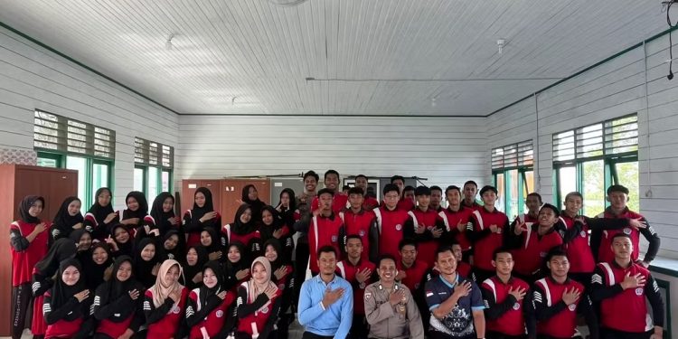 Polsek Penyinggahan Sosialisasi Berita Hoaks dan UU ITE di Sekolah