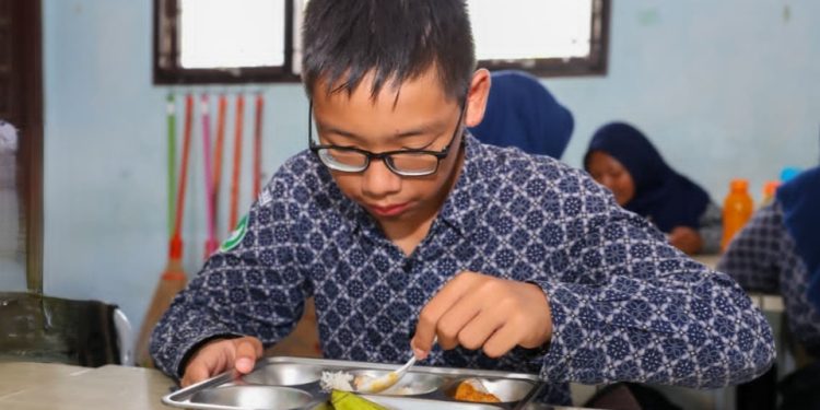 3.700 Pelajar di Wilayah Delineasi IKN Dapat “Jatah” MBG dan CKG