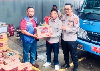 Polsek dan ITS Salurkan Bantuan Korban Kebakaran di Jalan Diponegoro Samarinda 
