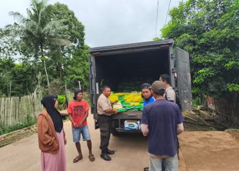 Polres, Bulog, dan Pemkab Salurkan Beras SPHP ke Desa Swarga Bara