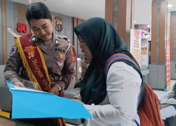 Warga Disambut Senyum Polwan di Ruang SPKT Polres Kutai Timur