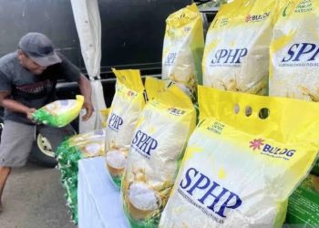 Polres Mahulu dan Bulog Gelar GPM Ringankan Beban Warga