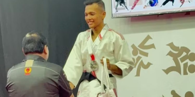 Bripda Elman, Personel Brimob Raih Perak di PON Bela Diri Kudus 2025