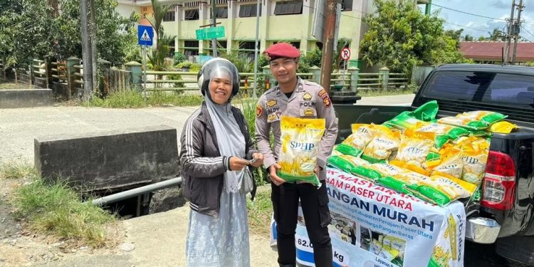 Polres PPU Gandeng Bulog Gelar GPM di Kelurahan Petung