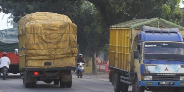 Truk Tambang dan Sawit Luar Daerah Diminta Mutasi Plat Kaltim