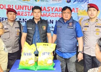 Satreskrim Polresta Samarinda Salurkan 300 Karung Beras SPHP di Mangkupalas 