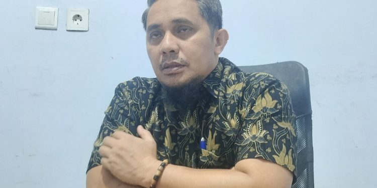 Kepala Desa Siang Malam Layani Warga