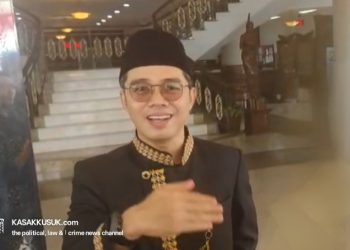 Sekolah di Bawah Kemenag Juga Terima Seragam Gratis