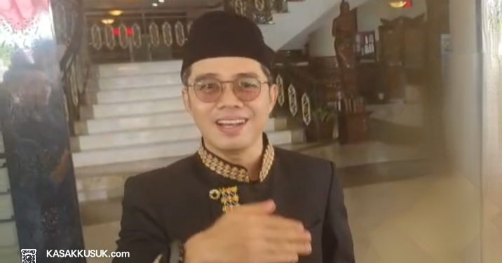 Sekolah di Bawah Kemenag Juga Terima Seragam Gratis