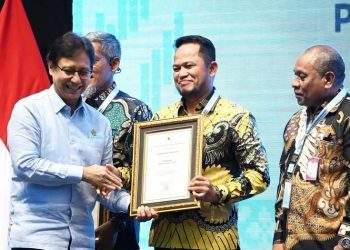 Gubernur Diganjar Penghargaan Pencapaian Intervensi Spesifik Tingkat Provinsi dari Menkes