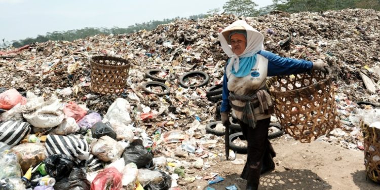 Masyarakat Berhak Dapat Kompensasi Dampak Negatif TPA