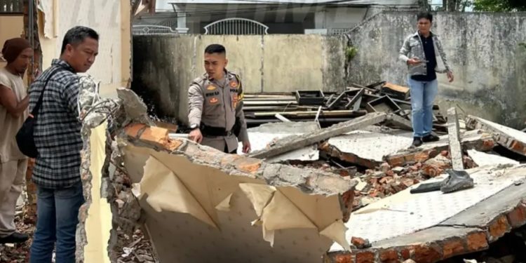 Pamapta Polresta Samarinda Gerak Cepat Tangani Kecelakaan Kerja di Juanda 7