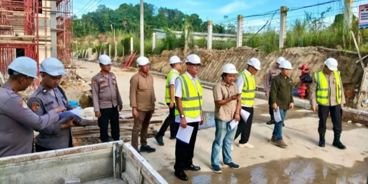 Stamarena Polri Tinjau Proyek RS Bhayangkara Samarinda