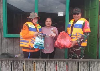 Kodim Bantu Korban Banjir di Kecamatan Telen