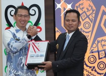 BPK Serahkan LHP, Gubernur Tekankan Perbaikan Tata Kelola