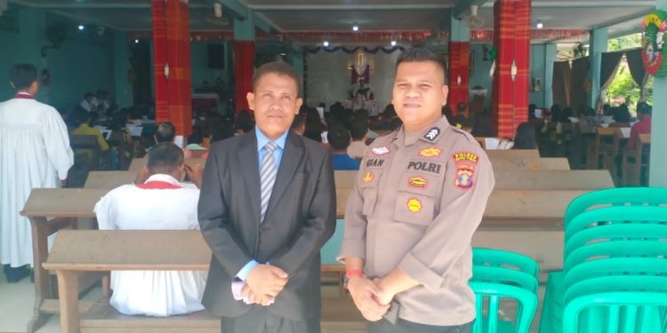 Personel Polri Kawal Ibadah Natal di Gereja HKBP Kutai Timur