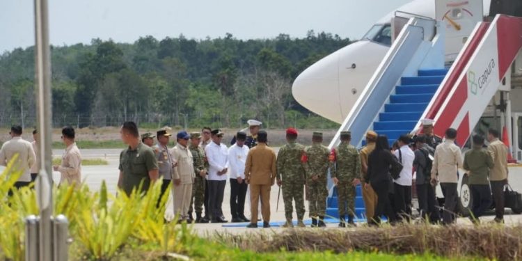 Gubernur Kaltim Lepas Kepulangan Presiden Prabowo dari IKN