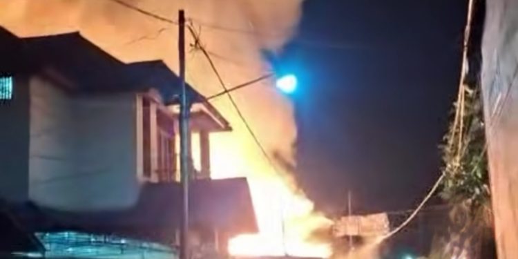 Kebakaran di Lambung Mangkurat, Empat Rumah Hangus