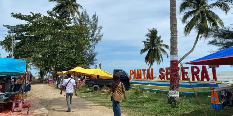 Polsek Bengalon Bersinergi dengan Pengelola Wisata Jaga Keamanan Pengunjung Pantai Sekerat