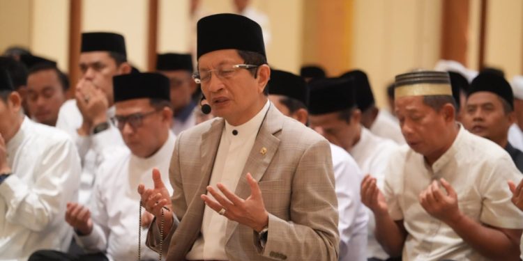 Menag Jadi Imam Salat Subuh Berjemaah di Masjid Negara IKN 