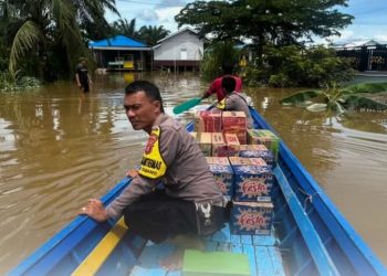 Polsek Tabang Salurkan Sembako ke Warga Terdampak Banjir di Tiga Desa