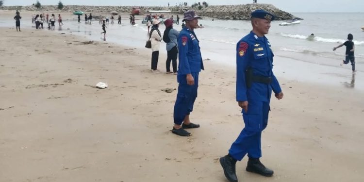 Antisipasi Lonjakan Wisatawan, Polairud Siaga di Pantai Manggar dan Lamaru