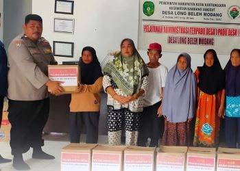 Polsek Kembang Janggut Salurkan Sembako Bagi Warga Terdampak Banjir 