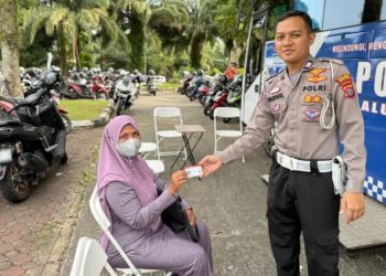 Satlantas Polres Bontang Hadirkan SIM Keliling di Sunday Market