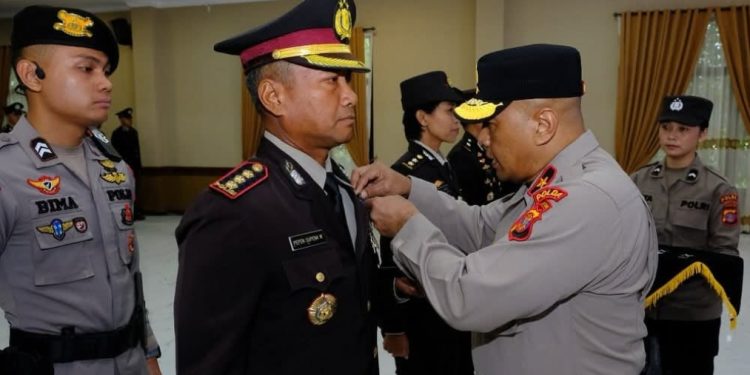 445 Personel Polda Kaltim Terima Satyalencana Pengabdian dari Presiden