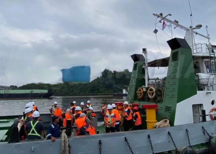 Perbaikan Pengaman Jembatan Mahakam Dikawal Polisi Pelabuhan